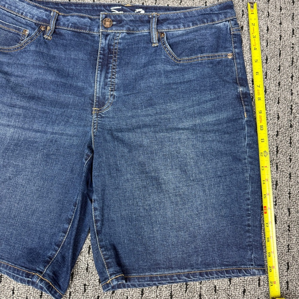 Seven7 Womens Relaxed Bermuda Denim Shorts Blue Medium Wash Size 14 Stretch - Picture 3 of 8